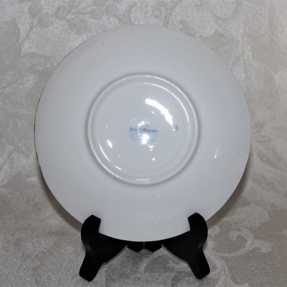 Vintage Royal Minster Cup & Saucer with Yellow and White Floral w/Gold Trim - Picture 5 of 15